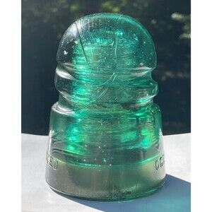 CD 147 Brookfield Green Glass Insulator PATENTED OCT 8TH 1907 Spiral Groove